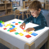 Mesa de luz estilo Montessori 3 en 1 con soporte bandeja