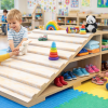 Rampa de Aprendizaje motriz con estantería organizadora